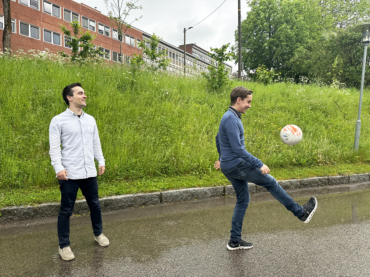 Torstein og Alexander modeller for fotball VM2026